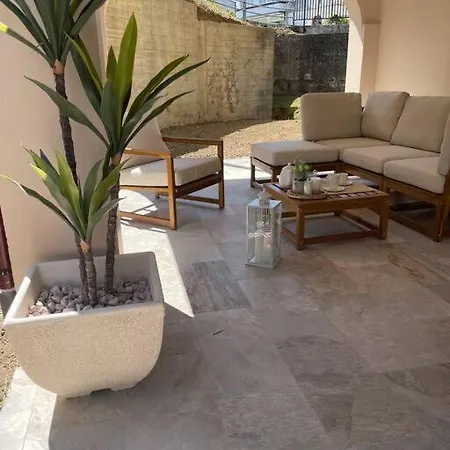 Moderno Con Jardin * San Saturnino