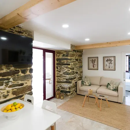 Con Jardin En San Sadurnino 公寓