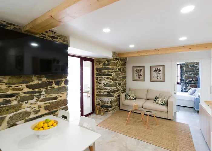 Con Jardin En San Sadurnino アパート